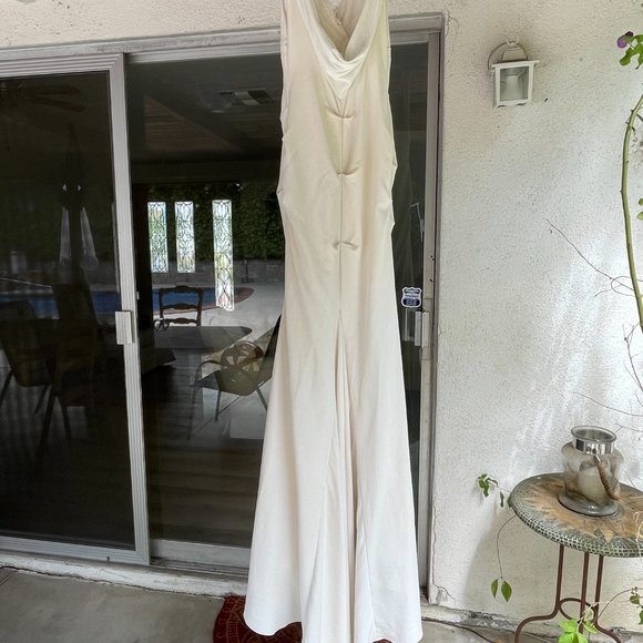 Nicole Miller "Nina" Design Silk Ivory and Lace Wedding Gown with Train Size 4 - Picture 5 of 8